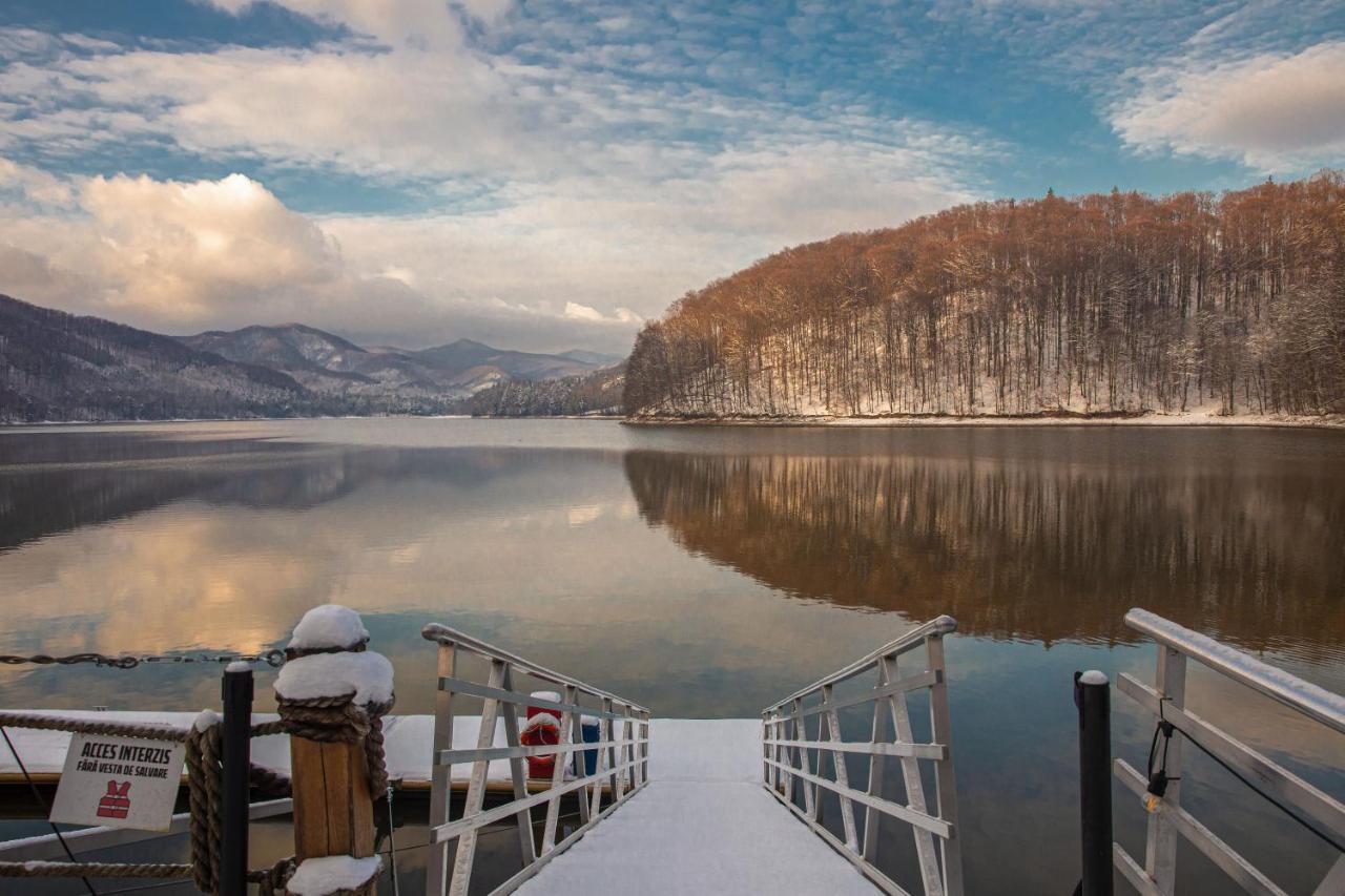 Adventure Lake Resort - Simared Бая-Маре Екстер'єр фото