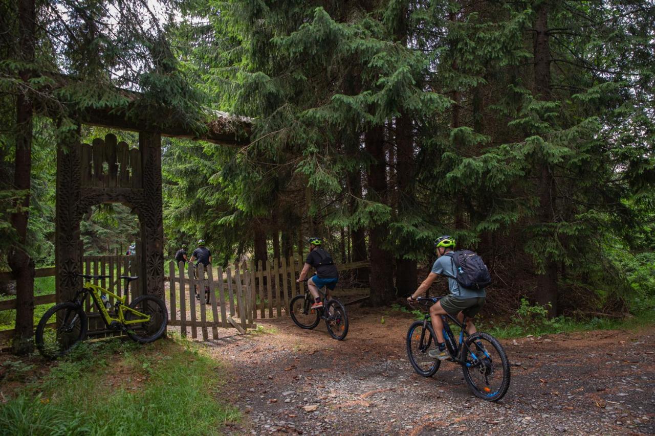 Adventure Lake Resort - Simared Бая-Маре Екстер'єр фото